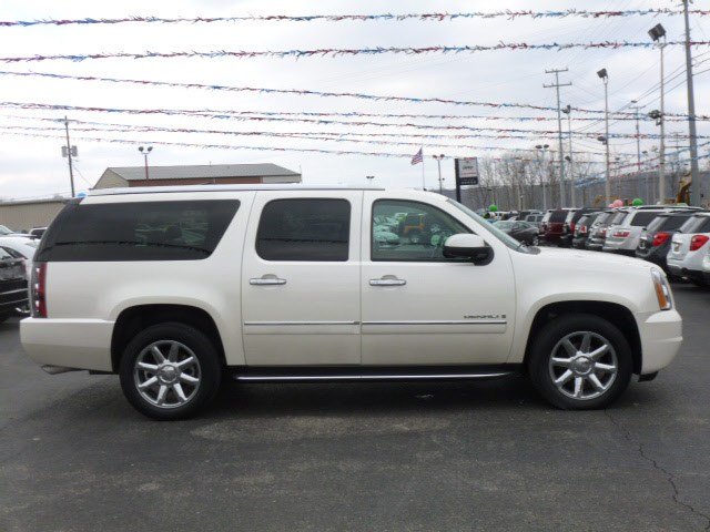 GMC Yukon XL 2009 photo 1