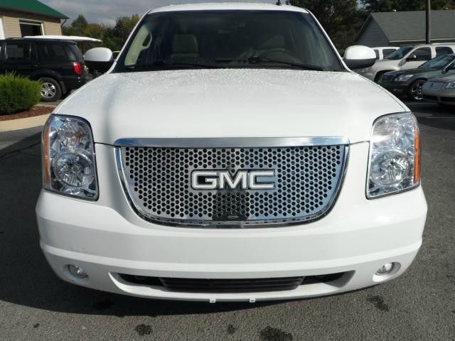 GMC Yukon XL 2009 photo 1