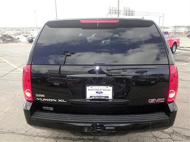 GMC Yukon XL 2009 photo 4