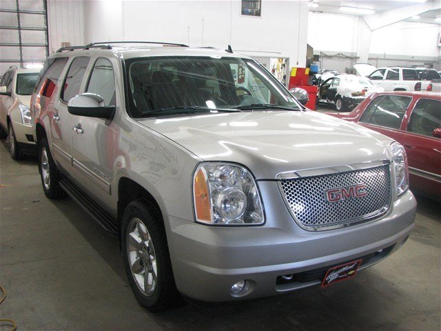 GMC Yukon XL 2009 photo 2