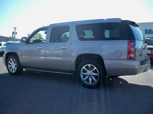 GMC Yukon XL 2009 photo 3