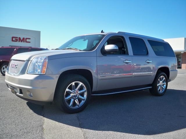 GMC Yukon XL 2009 photo 2