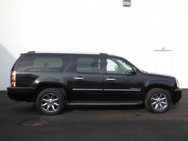 GMC Yukon XL 2009 photo 1