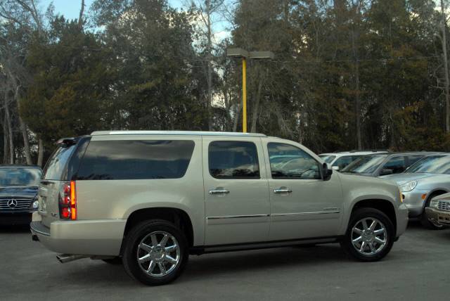 GMC Yukon XL EX Sedan 4D Sport Utility