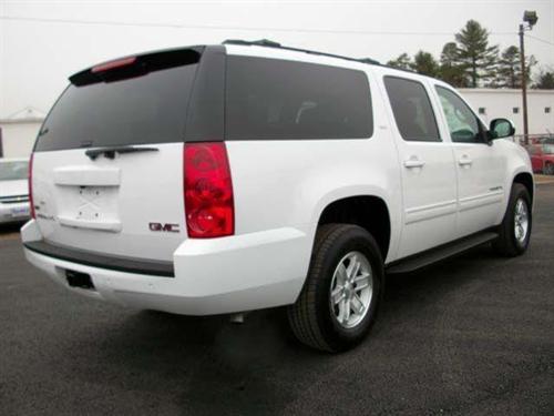 GMC Yukon XL 2010 photo 2