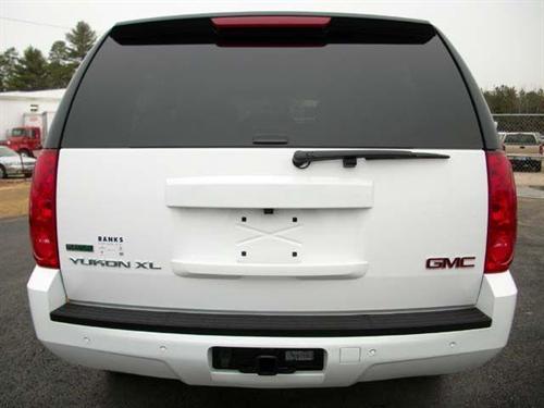 GMC Yukon XL 2010 photo 3