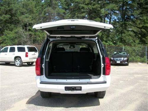 GMC Yukon XL 2010 photo 2