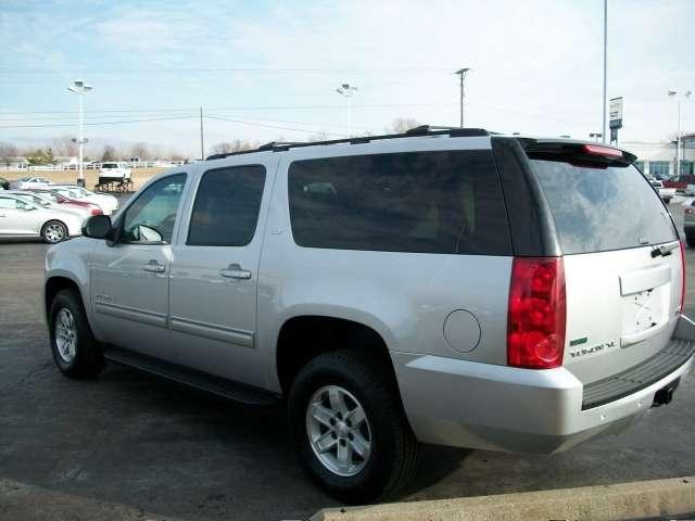 GMC Yukon XL 2010 photo 3