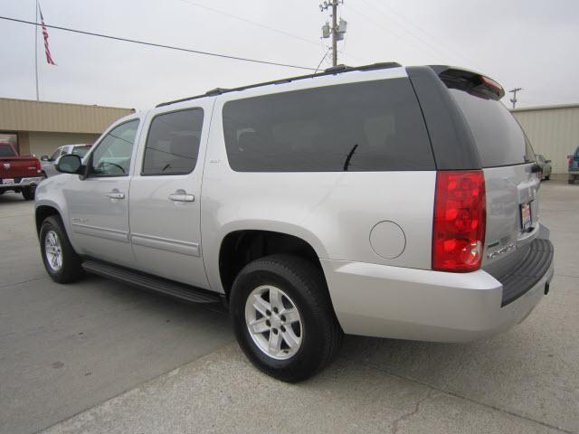 GMC Yukon XL 2010 photo 1