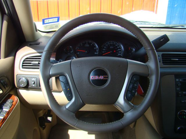 GMC Yukon XL 2010 photo 10