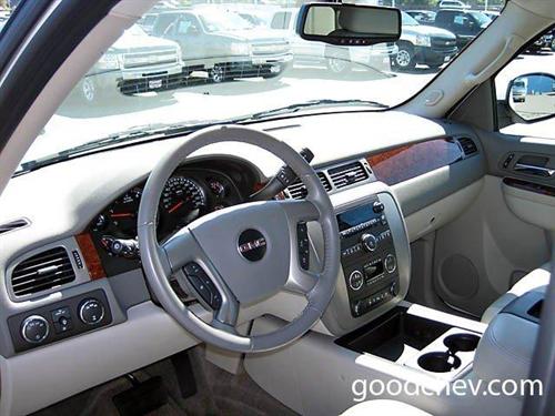 GMC Yukon XL 2010 photo 1