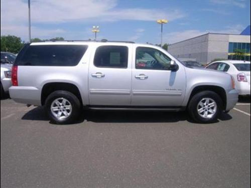 GMC Yukon XL 2010 photo 1