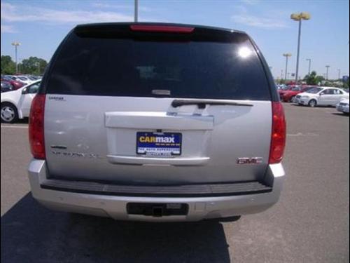 GMC Yukon XL 2010 photo 2