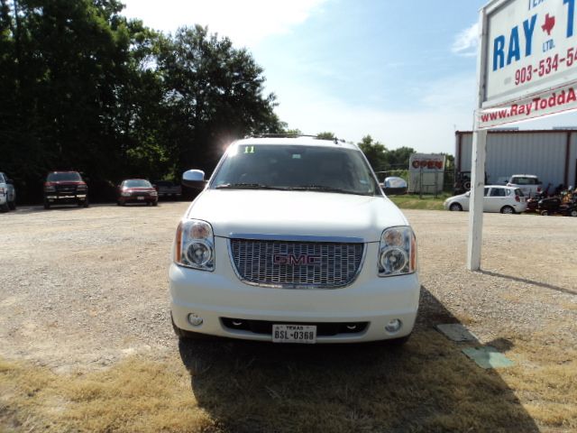 GMC Yukon XL 2011 photo 4