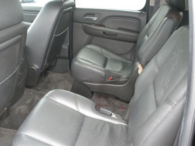 GMC Yukon XL 2011 photo 3