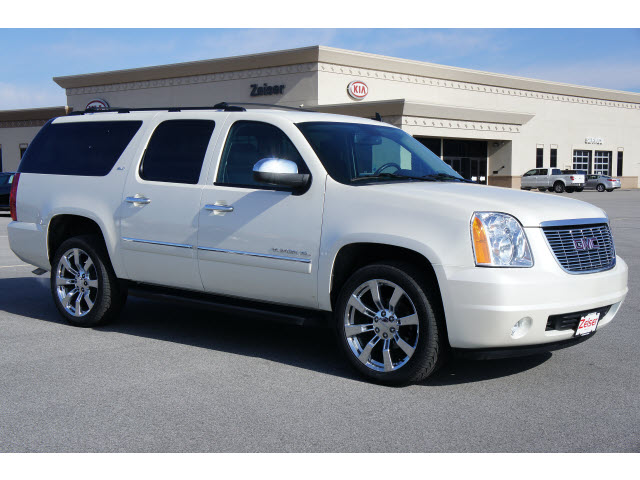 GMC Yukon XL LX Wagon 4D Unspecified