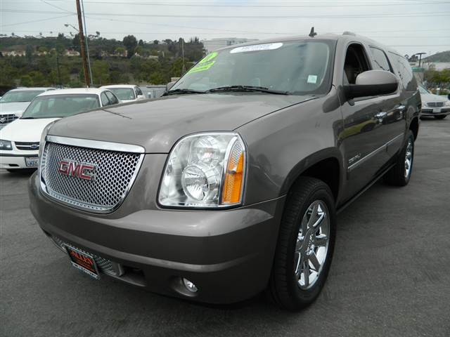 GMC Yukon XL EX Sedan 4D Unspecified