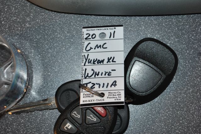 GMC Yukon XL 2011 photo 1