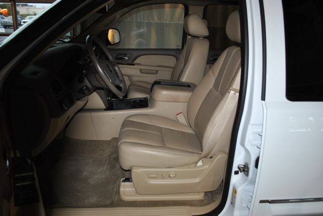 GMC Yukon XL 2011 photo 10