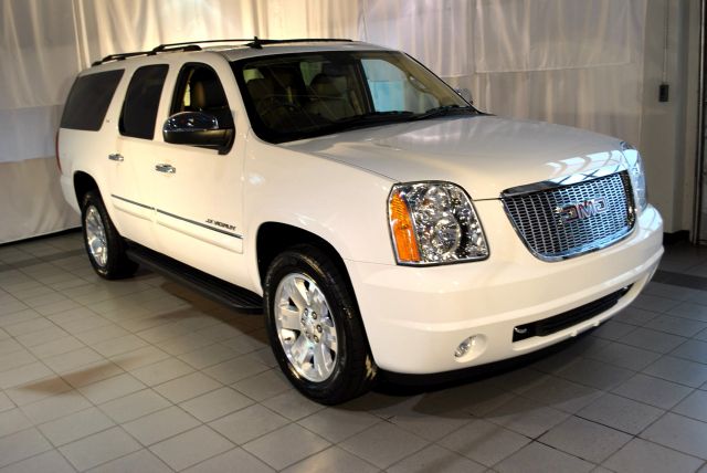 GMC Yukon XL 2011 photo 13