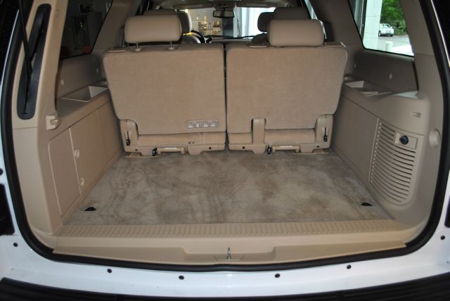 GMC Yukon XL 2011 photo 4