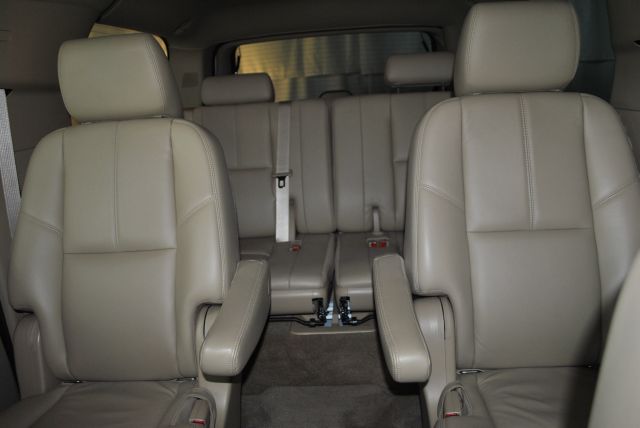 GMC Yukon XL 2011 photo 6