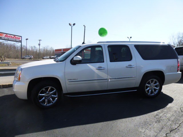 GMC Yukon XL 2011 photo 3