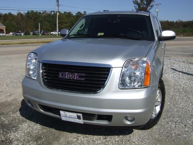 GMC Yukon XL 2011 photo 1