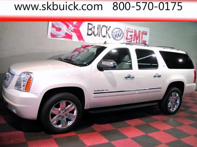 GMC Yukon XL 2011 photo 4