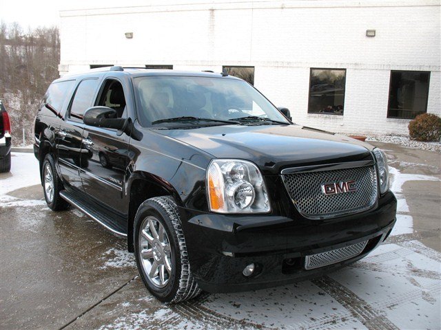 GMC Yukon XL 2011 photo 4