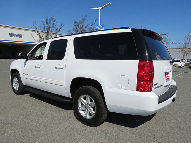 GMC Yukon XL 2011 photo 1