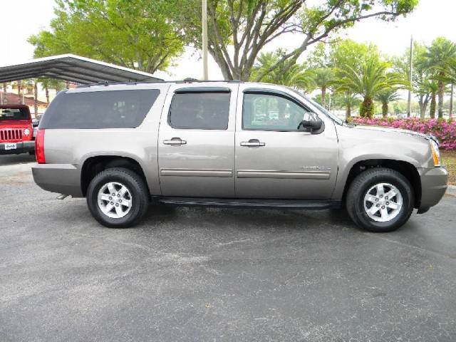 GMC Yukon XL 2011 photo 3