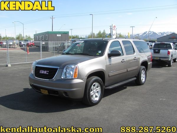 GMC Yukon XL 2011 photo 1