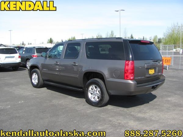 GMC Yukon XL 2011 photo 3