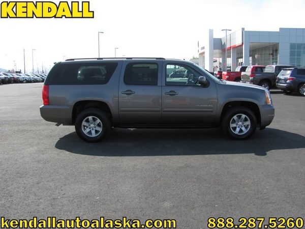 GMC Yukon XL 2011 photo 4