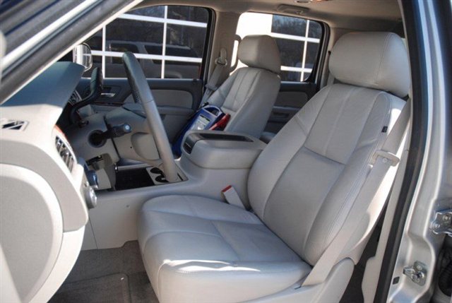 GMC Yukon XL 2011 photo 5