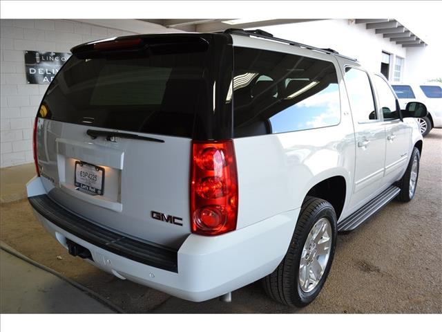 GMC Yukon XL 2011 photo 3