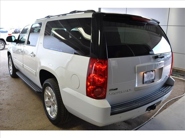 GMC Yukon XL 2011 photo 4