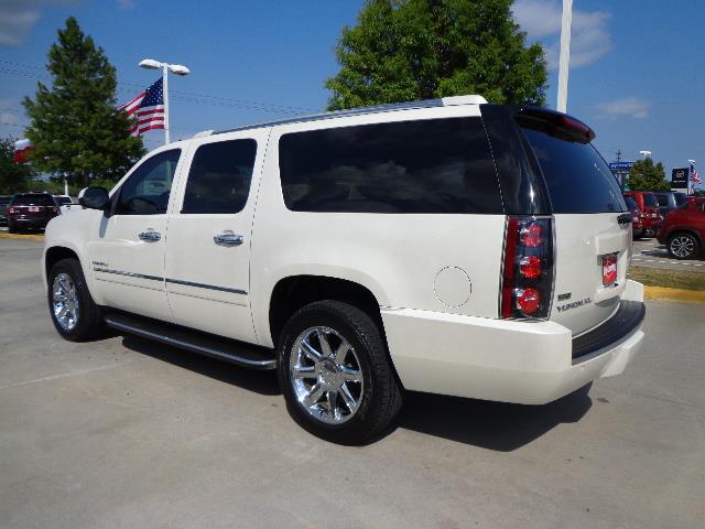 GMC Yukon XL 2011 photo 38