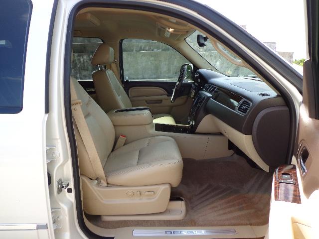 GMC Yukon XL 2011 photo 39