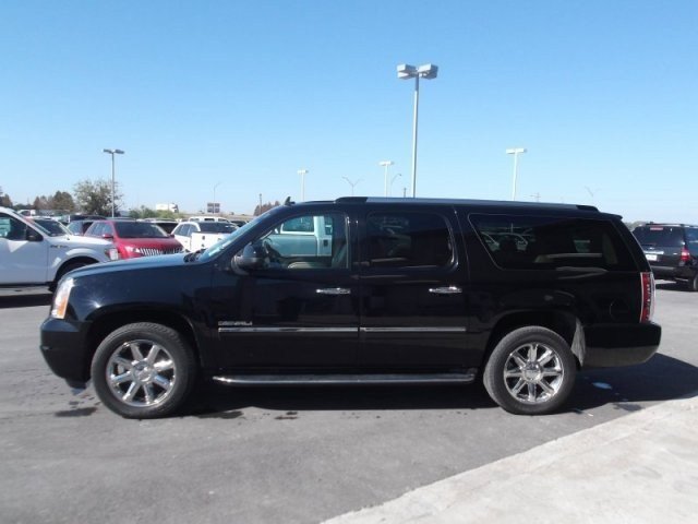 GMC Yukon XL 2011 photo 3