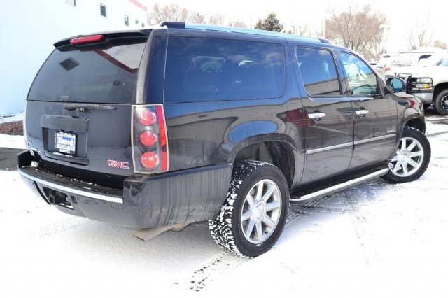 GMC Yukon XL 2011 photo 1