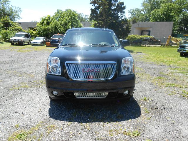 GMC Yukon XL 2011 photo 10