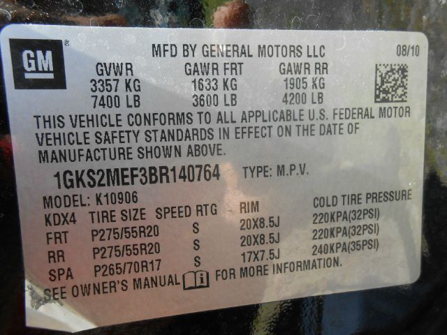 GMC Yukon XL 2011 photo 2