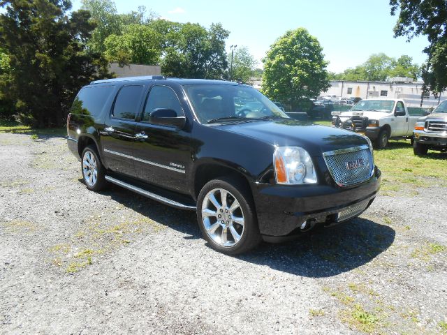 GMC Yukon XL 2011 photo 21