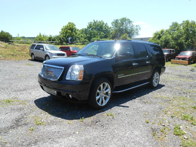 GMC Yukon XL 2011 photo 9