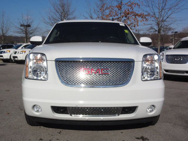 GMC Yukon XL 2011 photo 5