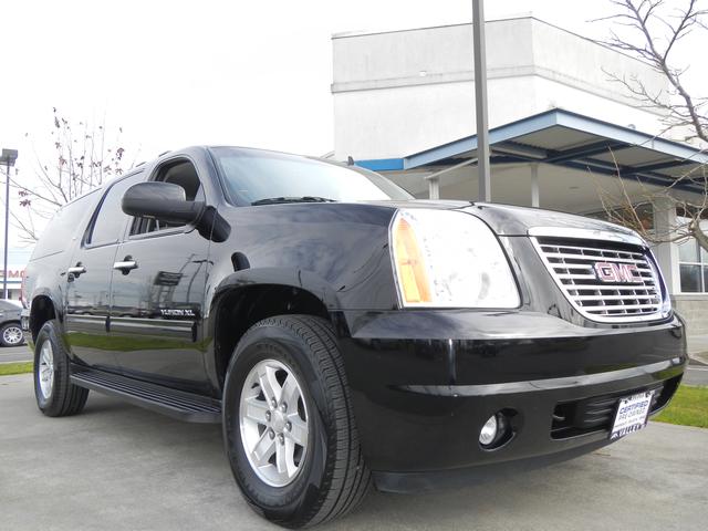 GMC Yukon XL 2011 photo 3