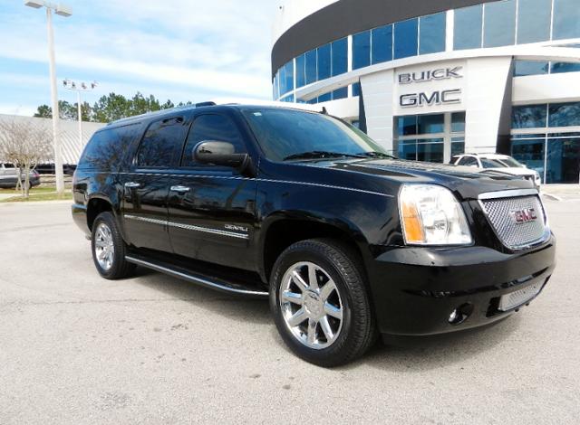 GMC Yukon XL 2011 photo 4