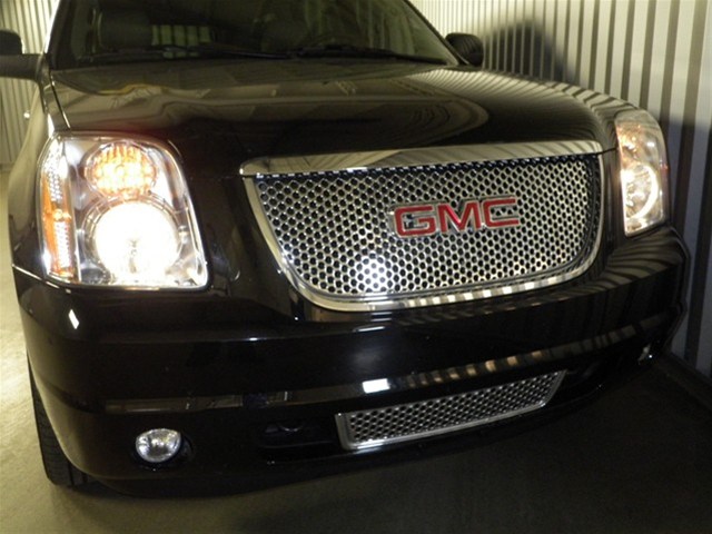 GMC Yukon XL 2011 photo 4